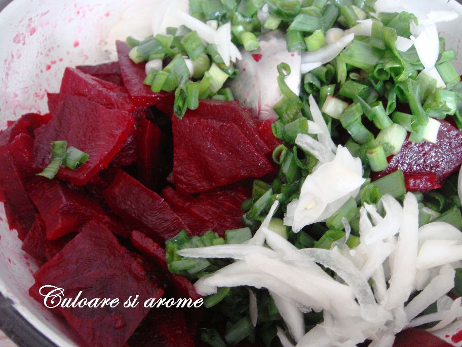 Salata de sfecla rosie cu ceapa